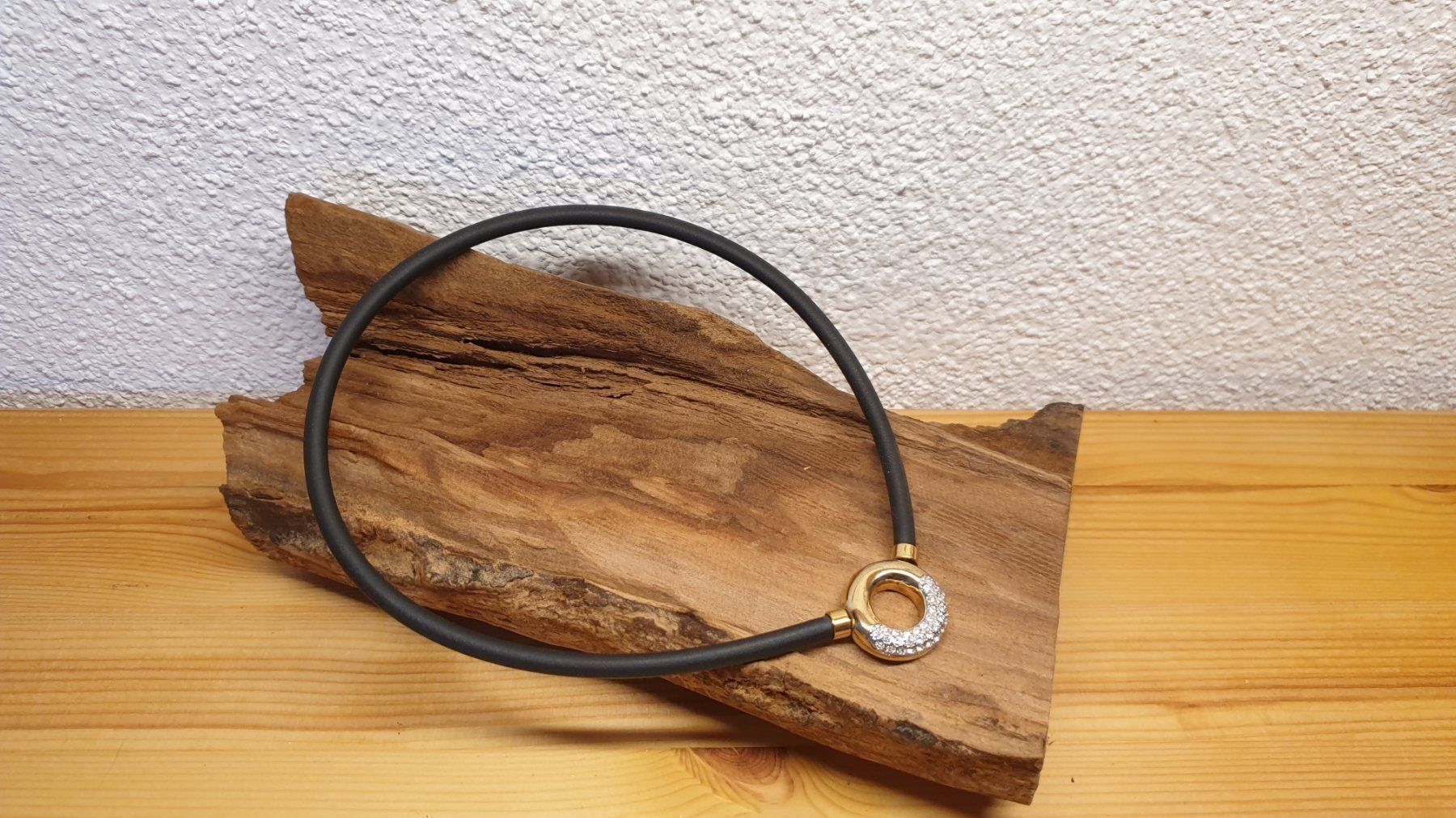 Ketten: schwarzes Collier mit Zirkonien – Gebraucht aus Embrach von mug159 4