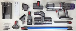 DYSON V11 - Top Zustand - viel Zubehör - Akku neuwertig