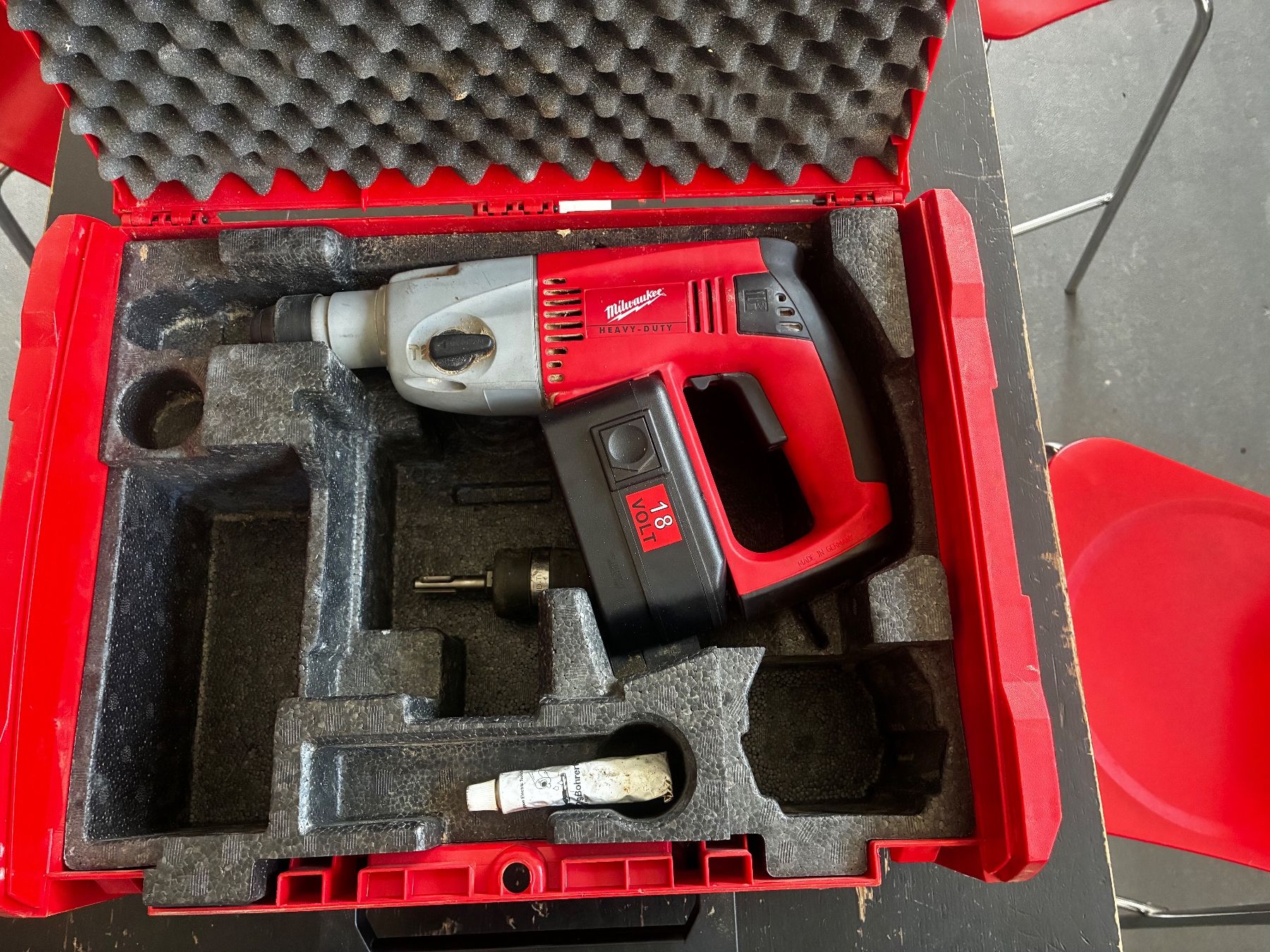 Milwaukee Trapani: Milwaukee Akku Bohrhammer 18V  Mod. – Usato da Zollbrück venduto da outlet16