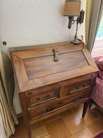 Joli secrétaire de style directoire avec lampe 