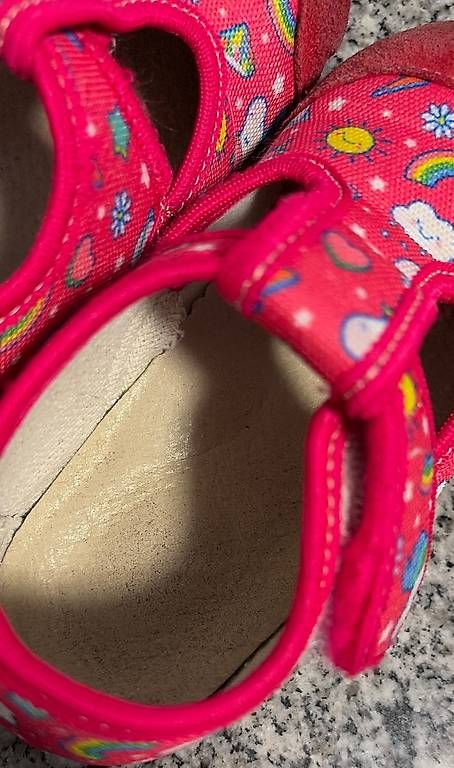 Scarpe per ragazzi: Pantofole per bimba – Nuovo e nell'imballaggio originale da Bellinzona venduto da SammlerTI 1