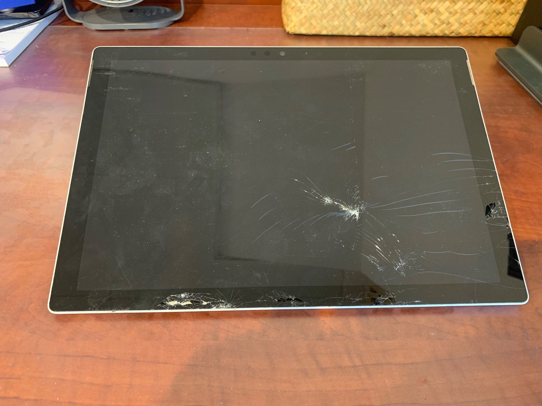 Microsoft Tablet PC: Surface Pro 5 256GB LTE Silver Defekt – Difettoso da Wetzikon ZH venduto da uelivernetzt