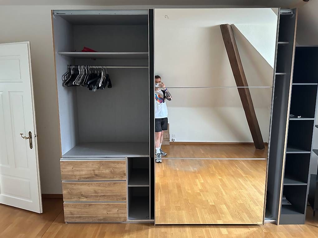 Armadi: Kleiderschrank – Usato da Zürich venduto da bro_yy2x 2