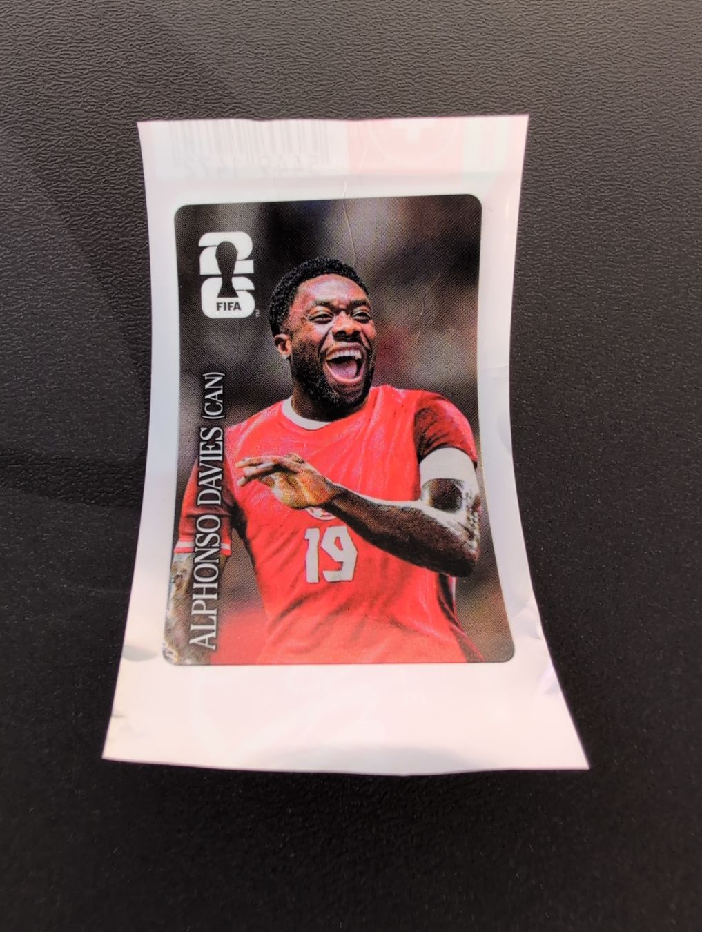 Panini Carte collezionabili: Davies Cola Sticker 2026 Panini – Nuovo (secondo la descrizione) da Oberkirch LU venduto da Apic