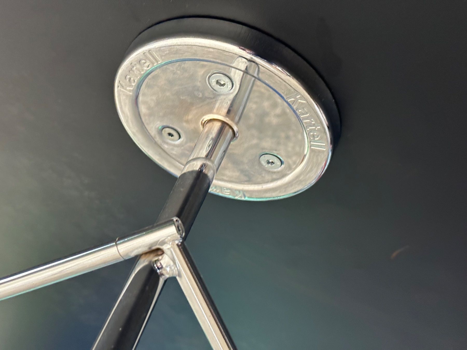 Tische: Esstisch Keramik Oval - Kartell – Defekt aus Muri b. Bern von  3