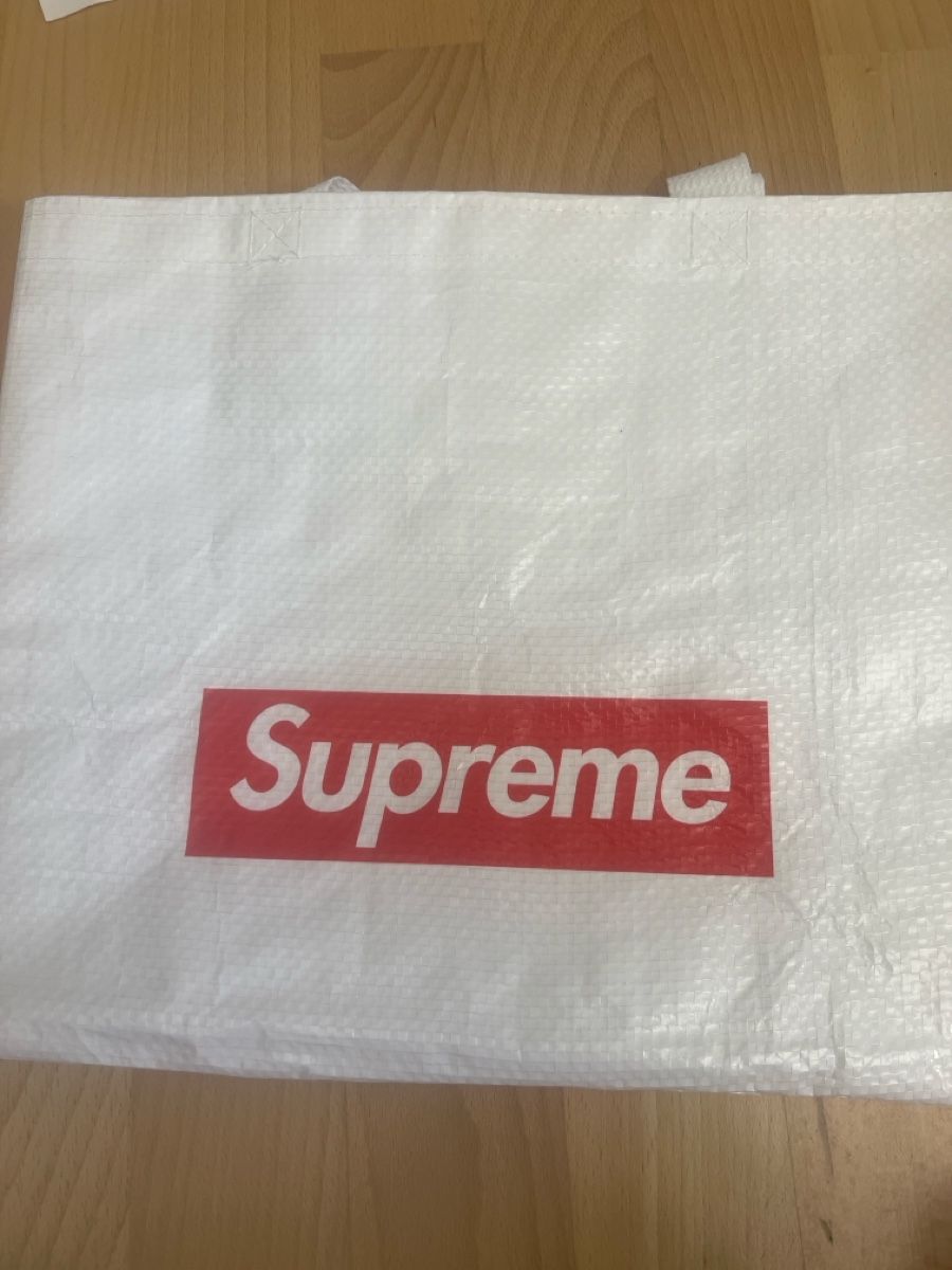 Supreme Copricapi, berretti & cappellini: Supreme Mütze, Sticker und Tasche  – Nuovo (secondo la descrizione) da Küssnacht am Rigi venduto da ChribuE71 2