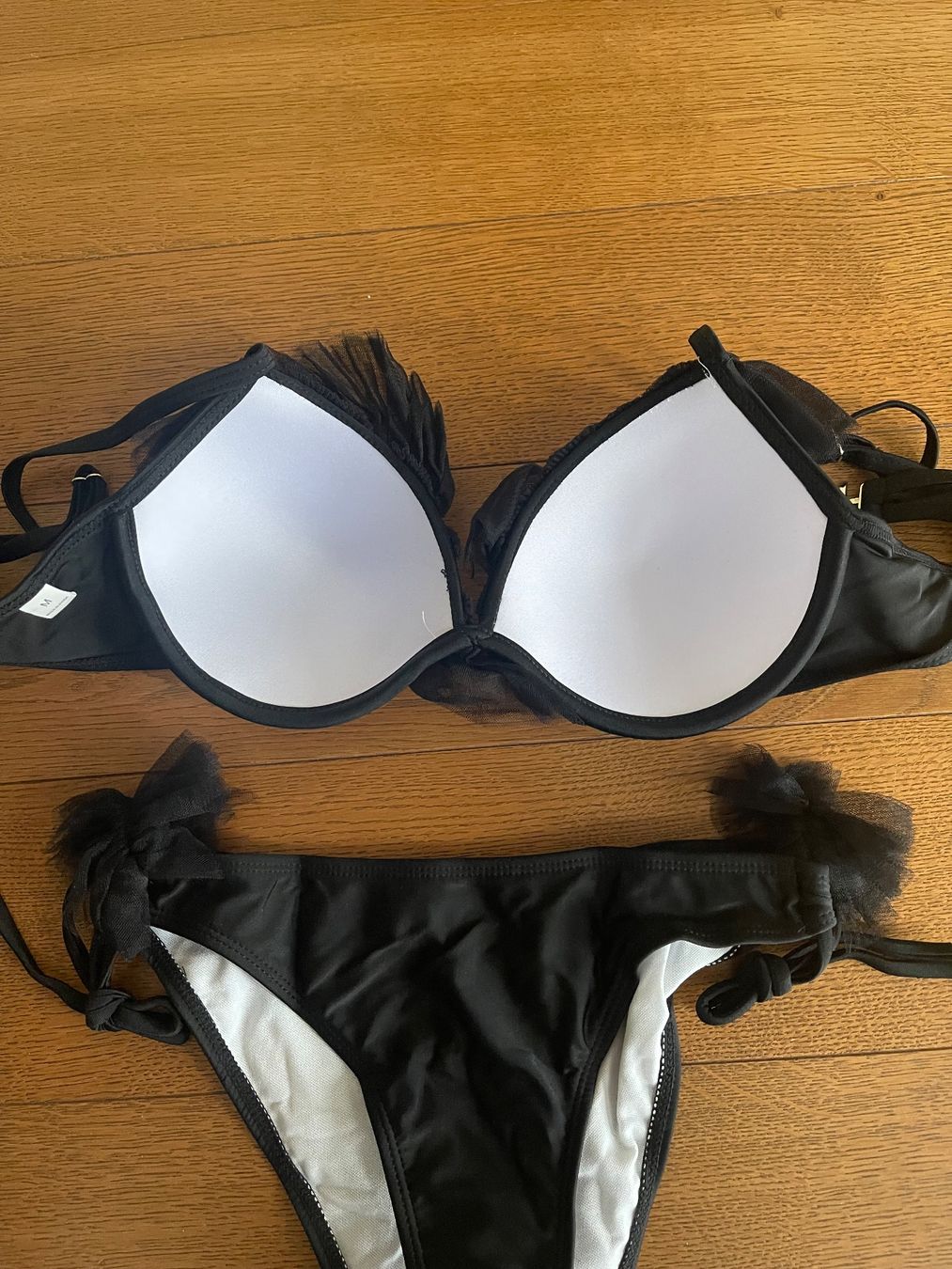 Costumi da bagno & Bikini: Bikini in Schwarz mit Rüschen Gr M Neu – Nuovo e nell'imballaggio originale da Bassersdorf venduto da Sandy456 4