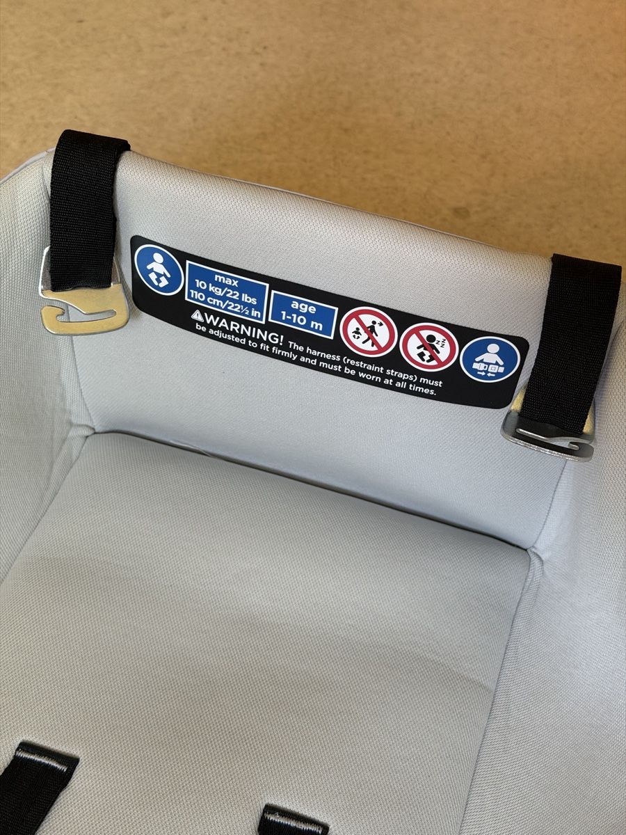 Thule Kinderwagen: Thule Infant Sling 2.0 Sitzeinhang – Gebraucht aus Zürich von cmpeer 1
