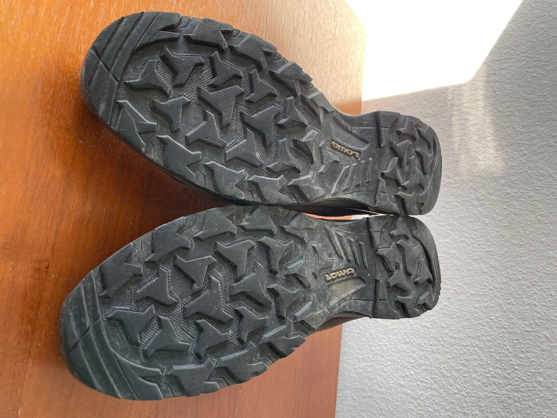 Lowa Scarpe da uomo: Lowa Gore-Tex Wanderschuhe Grösse 44 – Usato da Safnern venduto da mikru 4