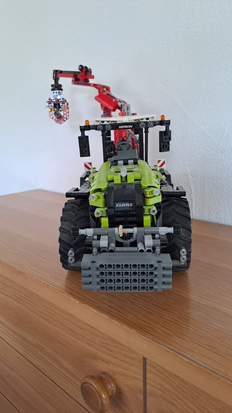 Lego Jouets: Lego Technic Claas 42054 – D'occasion à Unteriberg par 12Schneehasen 1