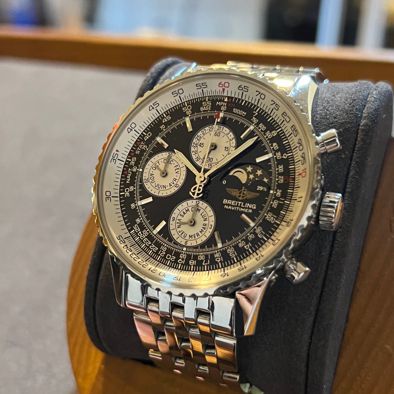 Breitling Montres: Breitling Navitimer Olympus Chronograph Moonphase A19340 – D'occasion à Carouge GE par Watchaser 2