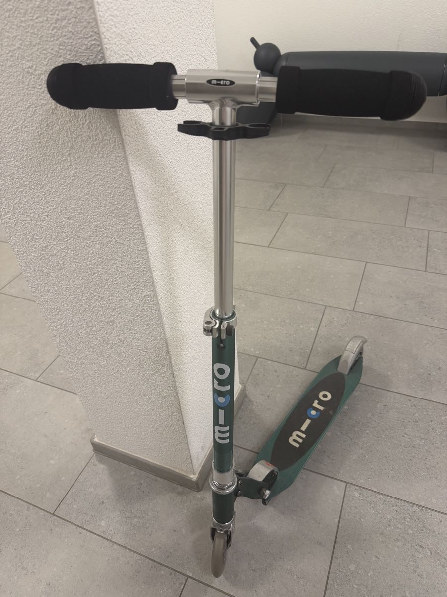 Micro Kickboard: Micro Scooter Black Grips. Excellent Condition – Gebraucht aus Richterswil von nadibar 1