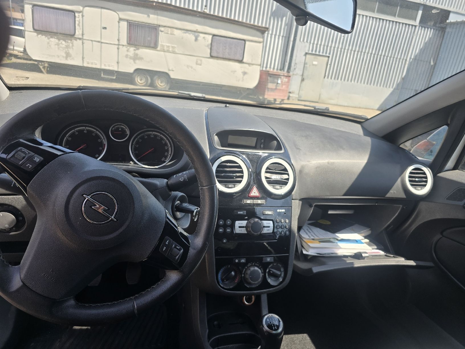 Opel Automobili: opel corsa D – Difettoso da Thayngen venduto da Central5 4