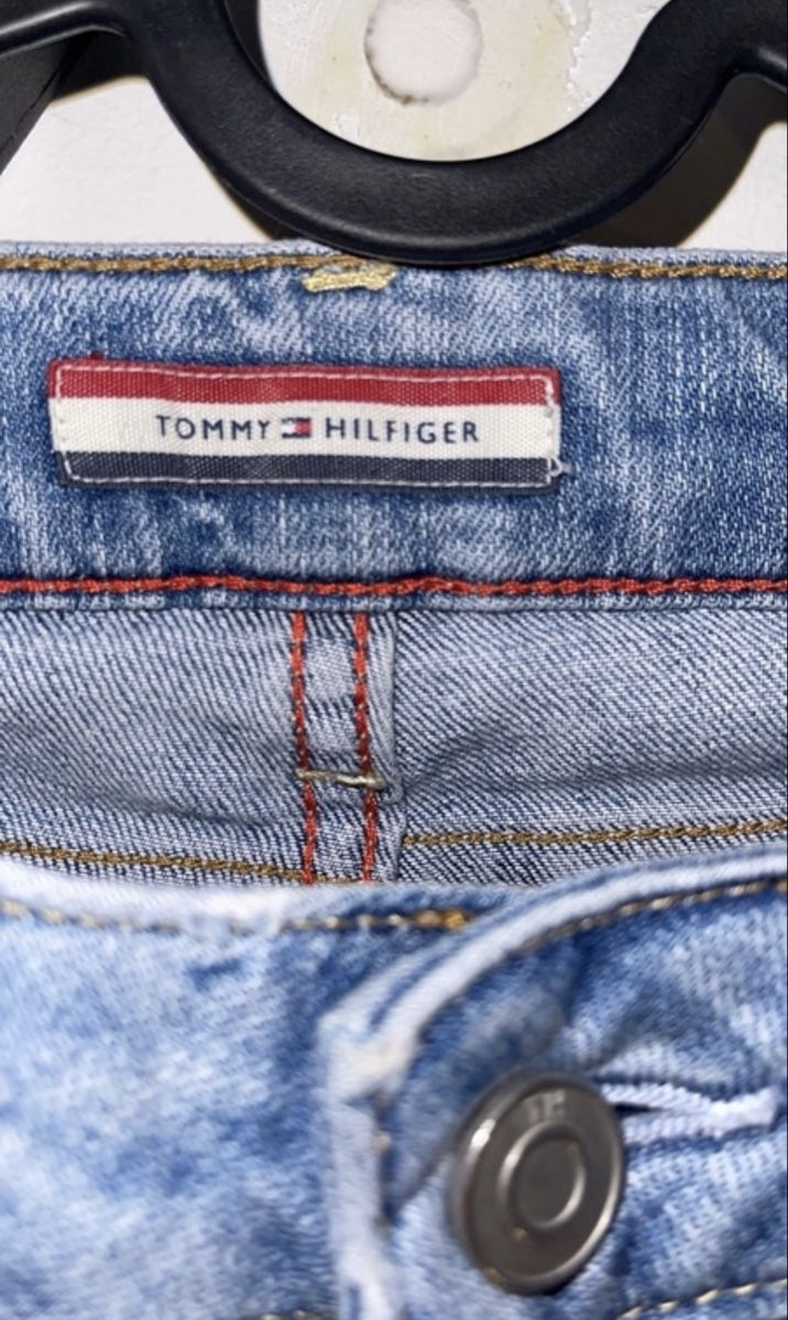 Tommy Hilfiger Jeans: Jean Tommy Hilfiger bleu clair taille 32 – Usato da Estavayer-le-Lac venduto da Iness_oth 1