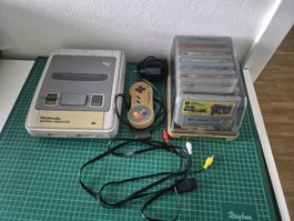 Super Nintendo Famicom (SNES) Console with Games and case