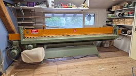 Furnier-Schneidemaschine