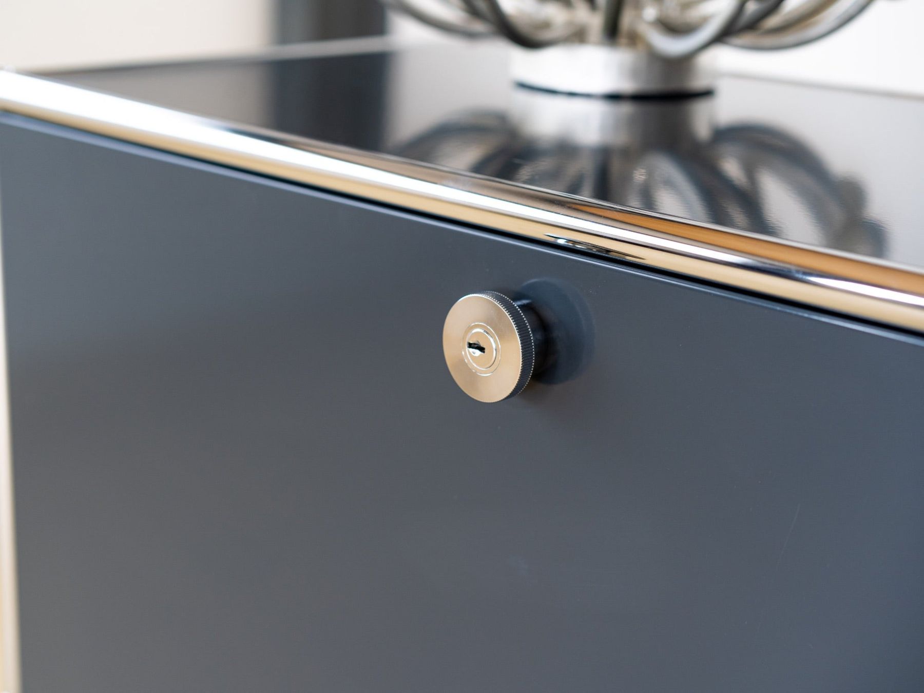 USM Commodes: USM Haller Sideboard | Anthrazitgrau | Neuwertig – D'occasion à Meinisberg par atelier_TILIJA 7