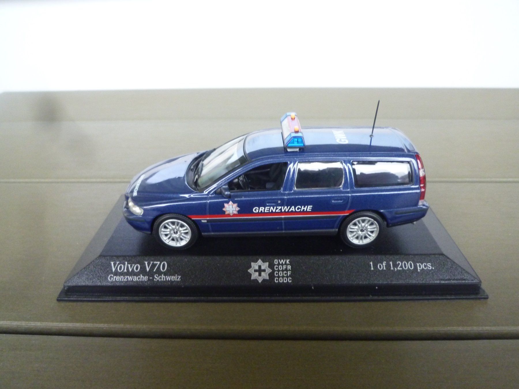 Volvo Modellini d'auto: Volvo V70 Grenzwache Schweiz – Nuovo (secondo la descrizione) da Flawil venduto da Imperiosud