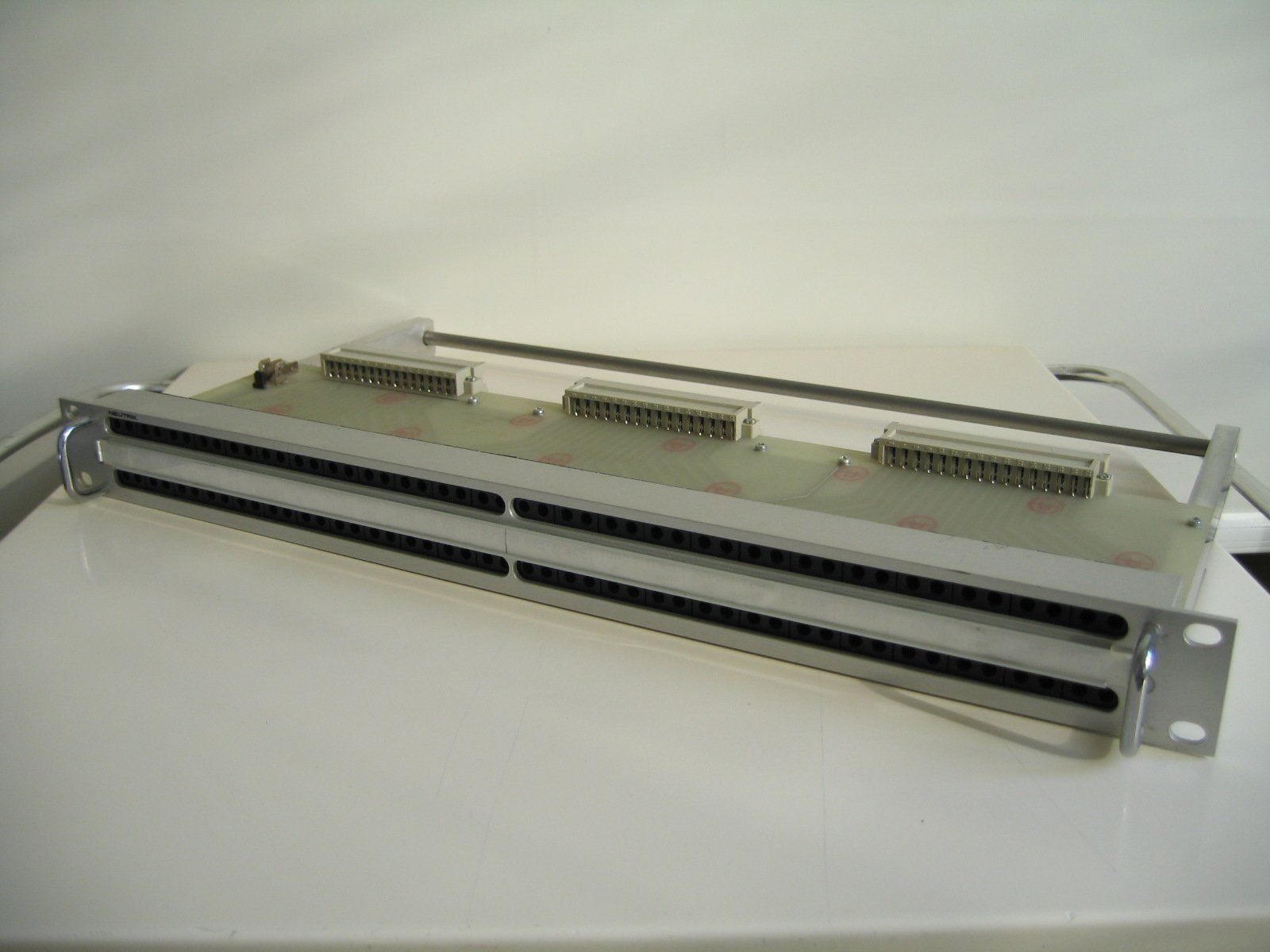 Strumenti musicali: Neutrik PP P03B Patchbay (2 Stück) – Usato da Bern venduto da archer.hostettler 3