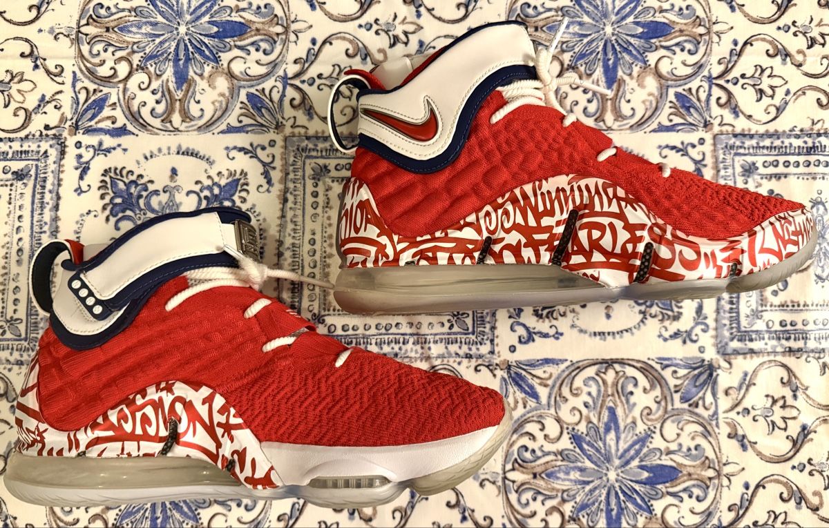 Nike Scarpe da uomo: Nike LeBron XVII Red Graffiti – Nuovo (secondo la descrizione) da Meyrin venduto da mat_y78m 1