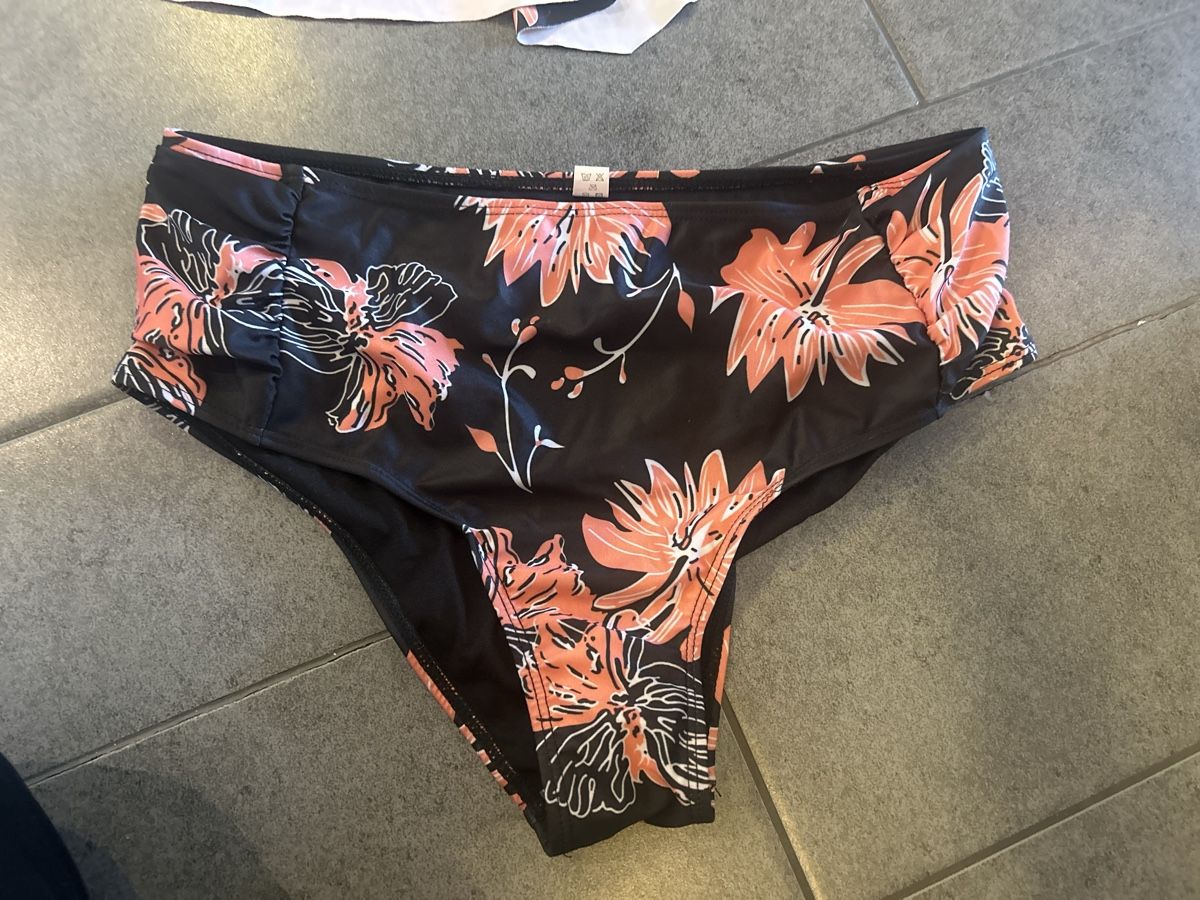Maillots de bain & Bikinis: Bikini Badeanzug 2 Stück Gr.L – D'occasion à Mühledorf SO par Dania77 4