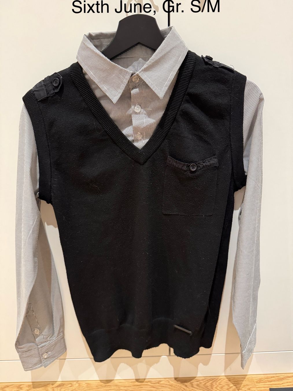 Camicie: gestreiftes Hemd mit Strickweste Sixth June Gr. S/M – Nuovo (secondo la descrizione) da Kleindöttingen venduto da CorinaCoco