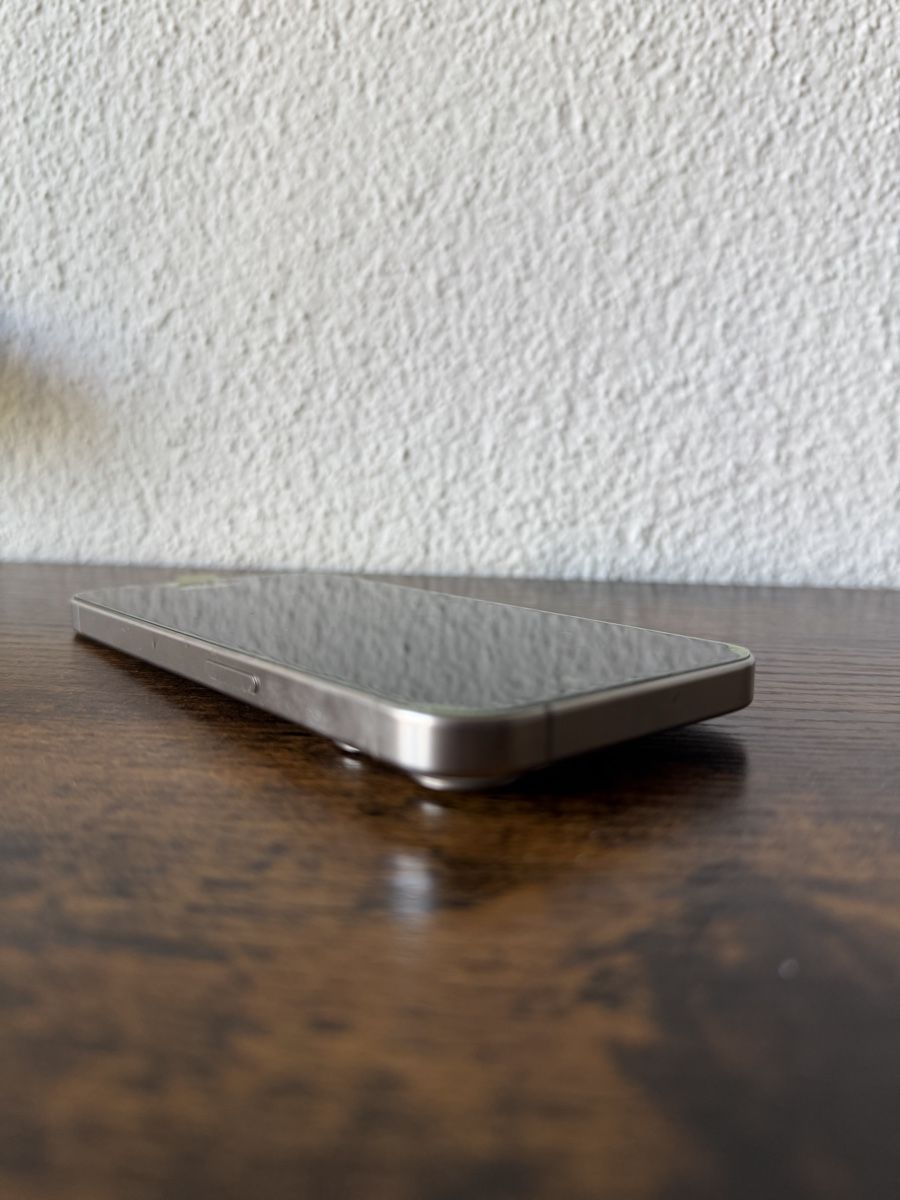 Apple Handys / Smartphones: IPhone 15 Pro – Gebraucht aus Luzern von marcowigger5 4