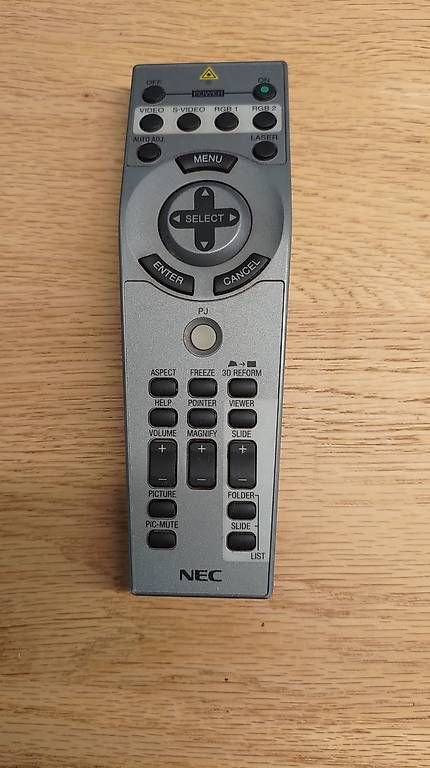 Nec Vidéoprojecteurs: Beamer NEC LT 240 – D'occasion à Basel par langga9 4