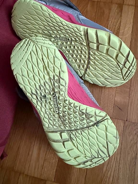 Chaussures garçon: chaussures randonnée enfant merrel taille 31 – D'occasion à Lausanne par beatriz_g 1