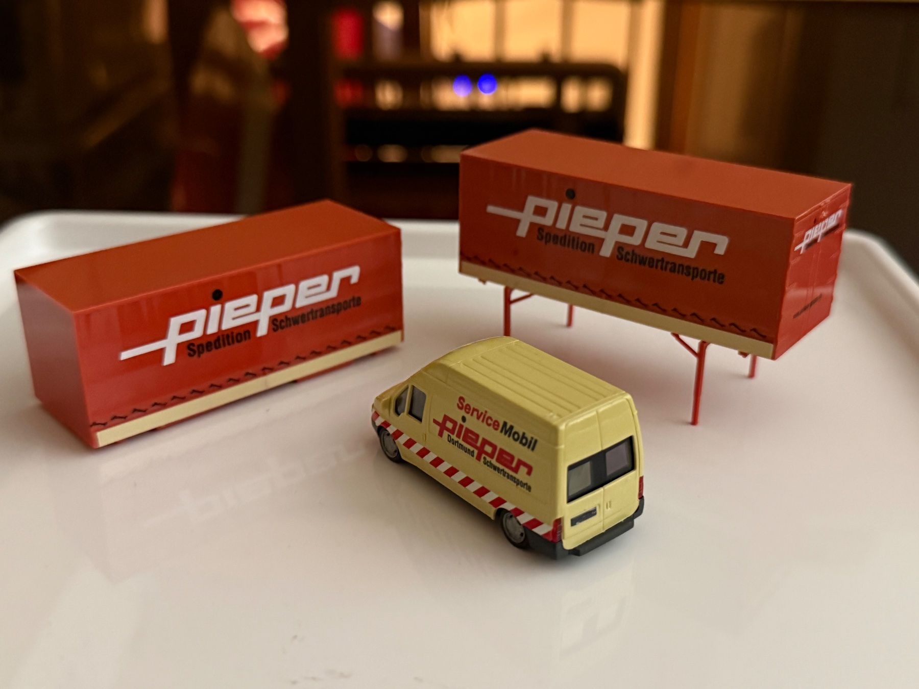 Rietze Kit di modellismo & Modellini statici: Pieper Rietze Ford Transit et containers 1/87 – Usato da Morrens VD venduto da YannD02 2