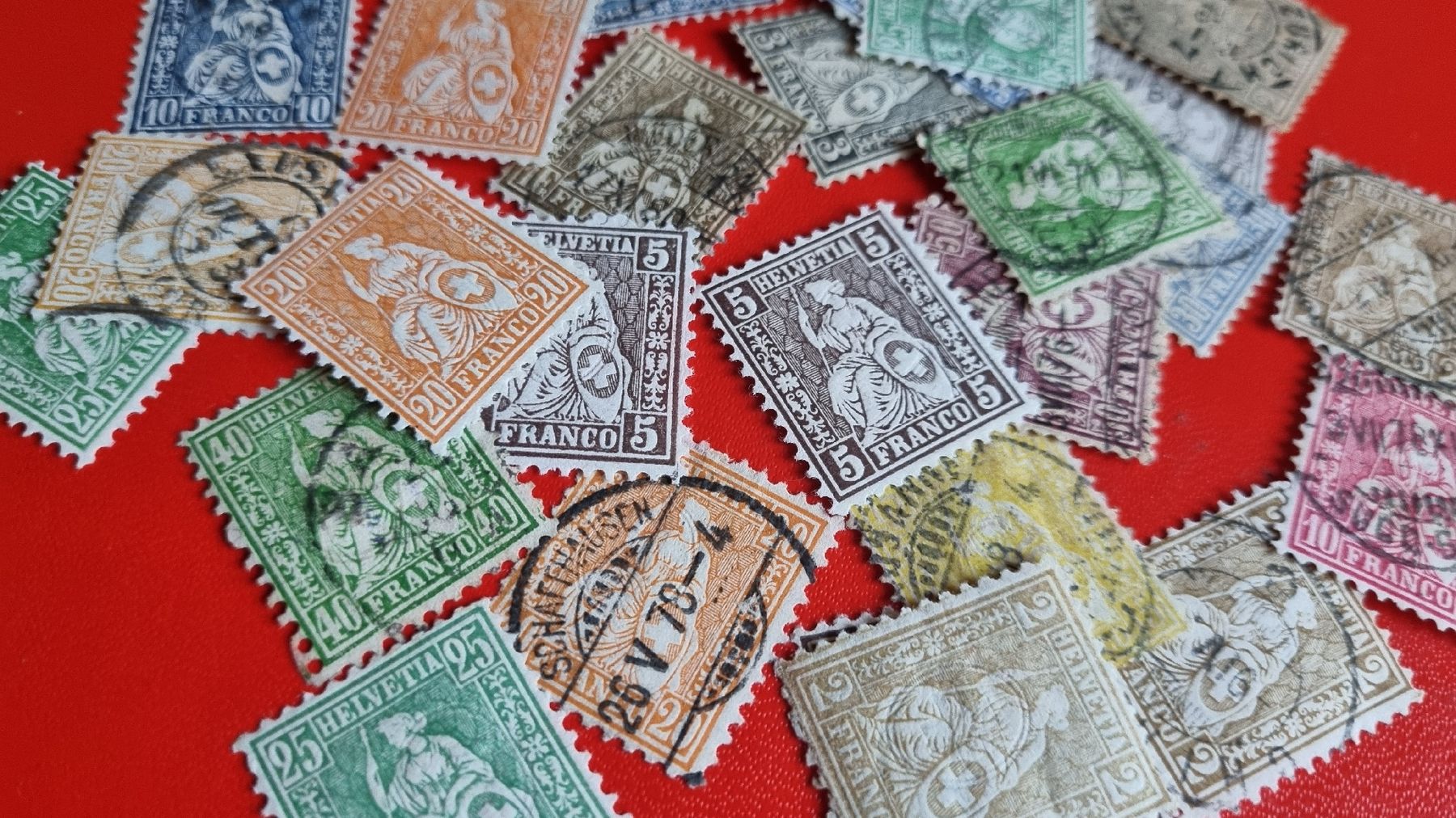 Tutti i francobolli: SAMMLUNG: SITZENDE HELVETIA - DIVERSE WERTE-UNTERSCHIEDLICH – Usato da Heimenschwand venduto da rog_p7h9 1
