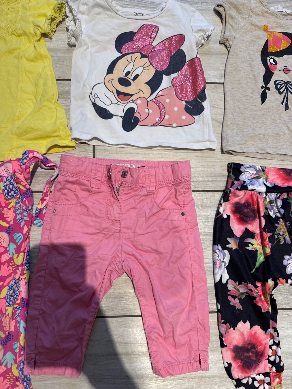 Lotti & Set di vestiti: Sommer Set Mädchen 92 -98 , 8 teilig – Usato da Gelterkinden venduto da Familienferien 2