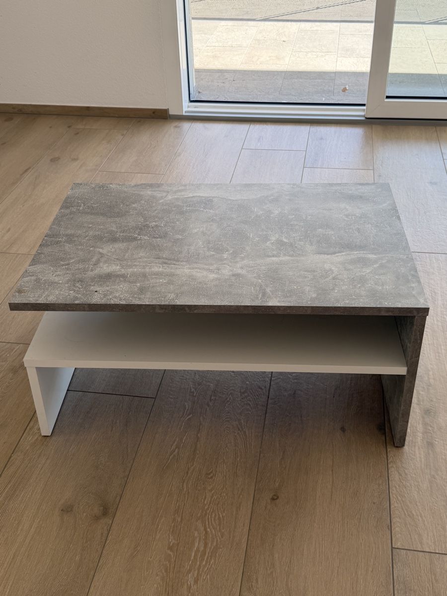 Tische: Couchtisch grau Steinoptik – Gebraucht aus Brittnau von kim_2h8q 1
