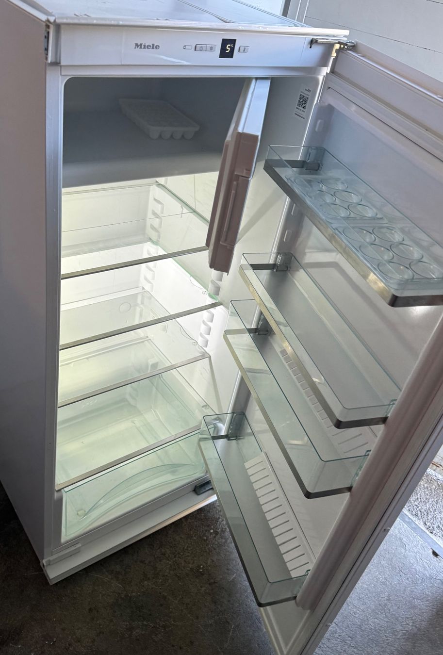 Miele Frigoriferi: Miele A++ Einbaukühlschrank CH Norm 55cm – Usato da Kloten venduto da top2000 2