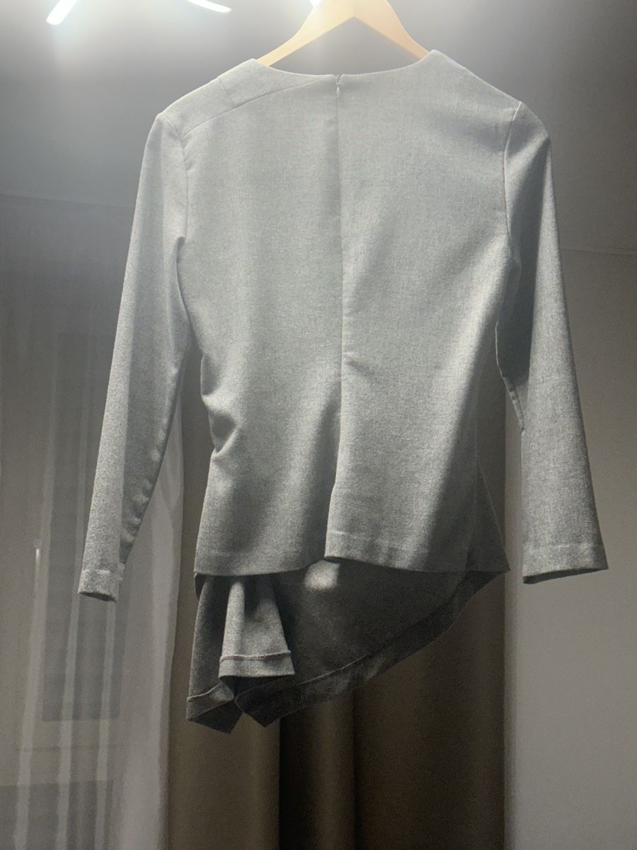 Zara Top: Zara Wool Asymmetric Draped Top size S – Nuovo (secondo la descrizione) da Zürich venduto da NYDDYN 3