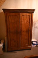 Nussbaum Holzschrank