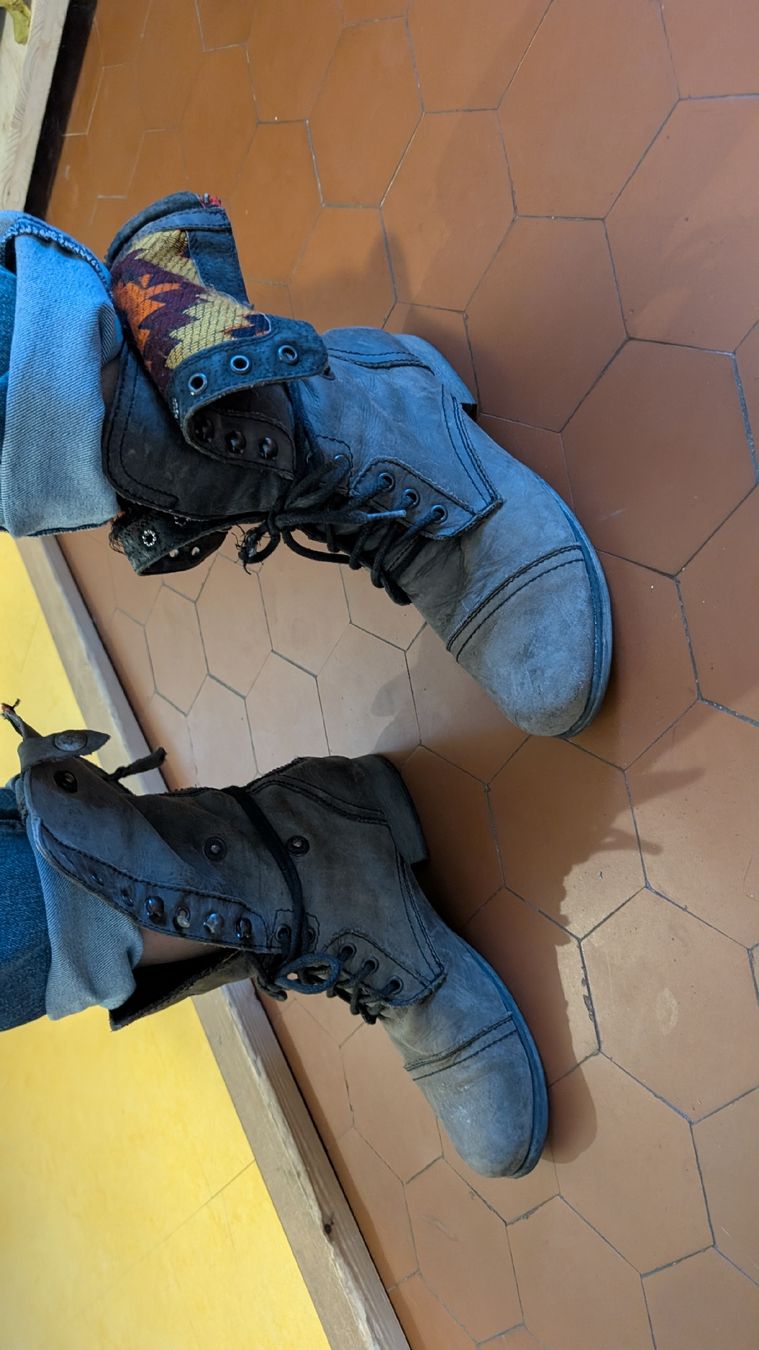 Scarpe da donna: lederstiefel boho-style – Usato da lotzwil venduto da pulfer21 3