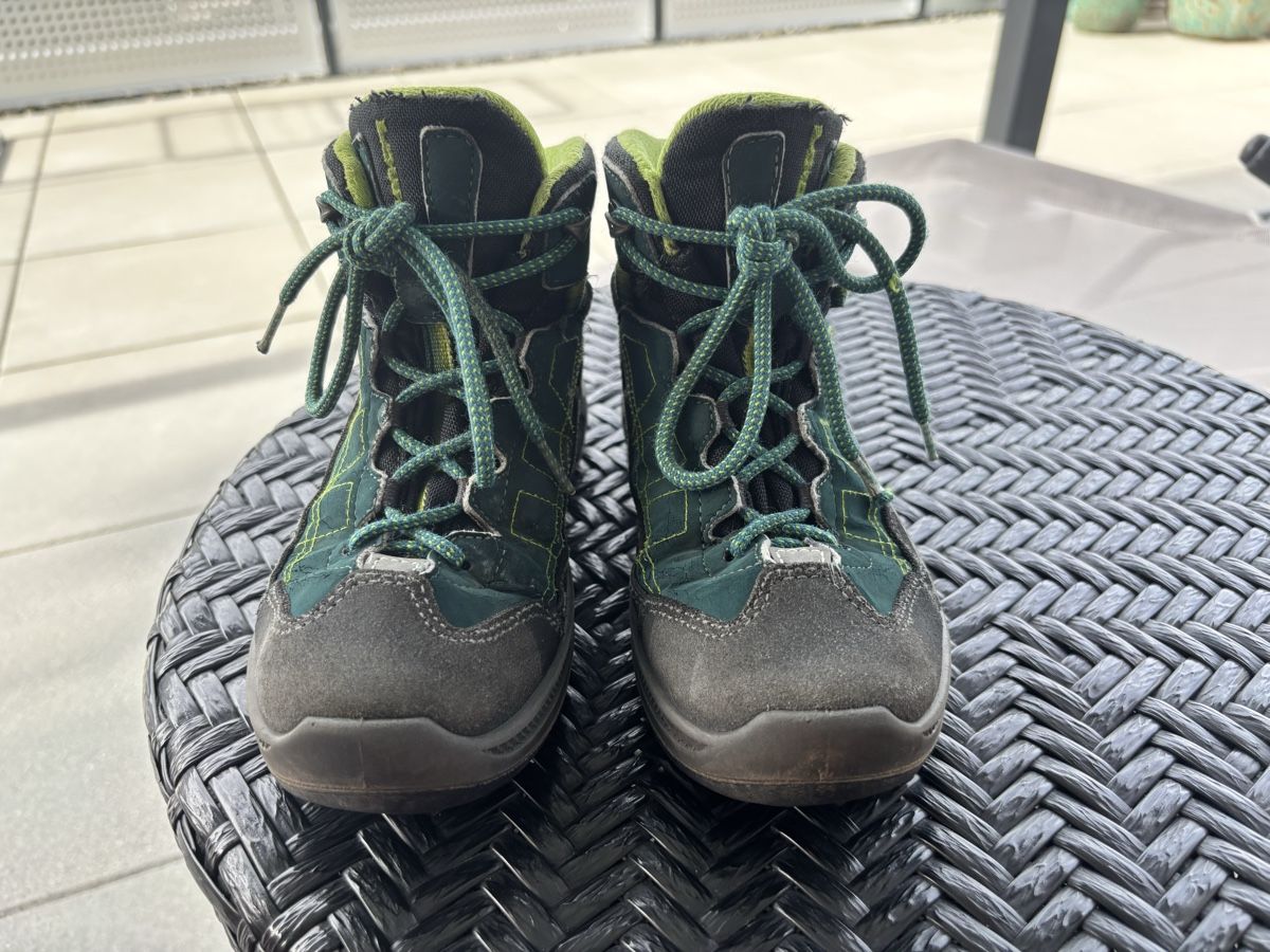 Lowa Herrenschuhe: Lowa Wanderschuhe Gr. 33 – Gebraucht aus Grenchen von Wonderland-Finland 2