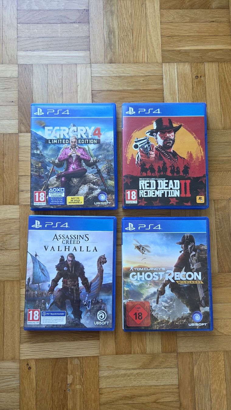 Sony Console: Playstation 4 inkl. Controller und Games – Usato da Frauenfeld venduto da Veilside_08 2