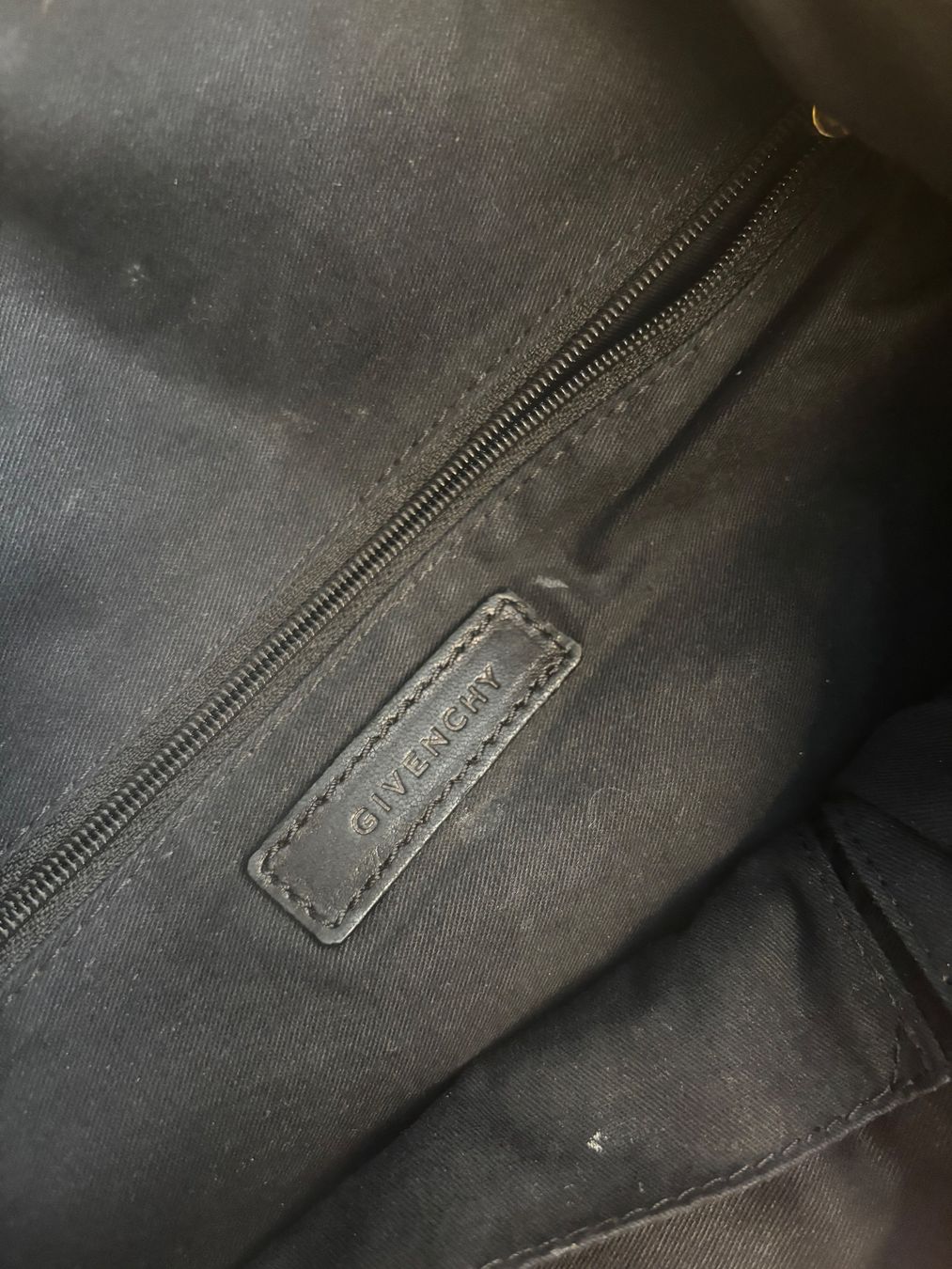 Givenchy Borse da donna: Givenchy Nightingale zu verkaufen – Usato da Wald AR venduto da dom_m2wr 3