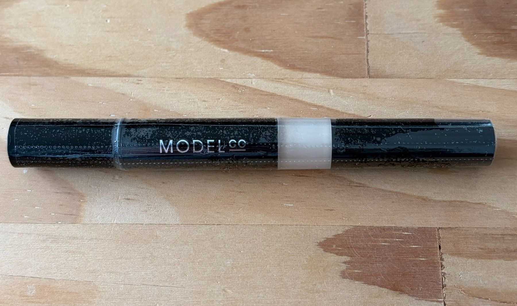 Make-up: Model co Instant Radiance Concealer – Nuovo e nell'imballaggio originale da Schlieren venduto da con_hdp9 1