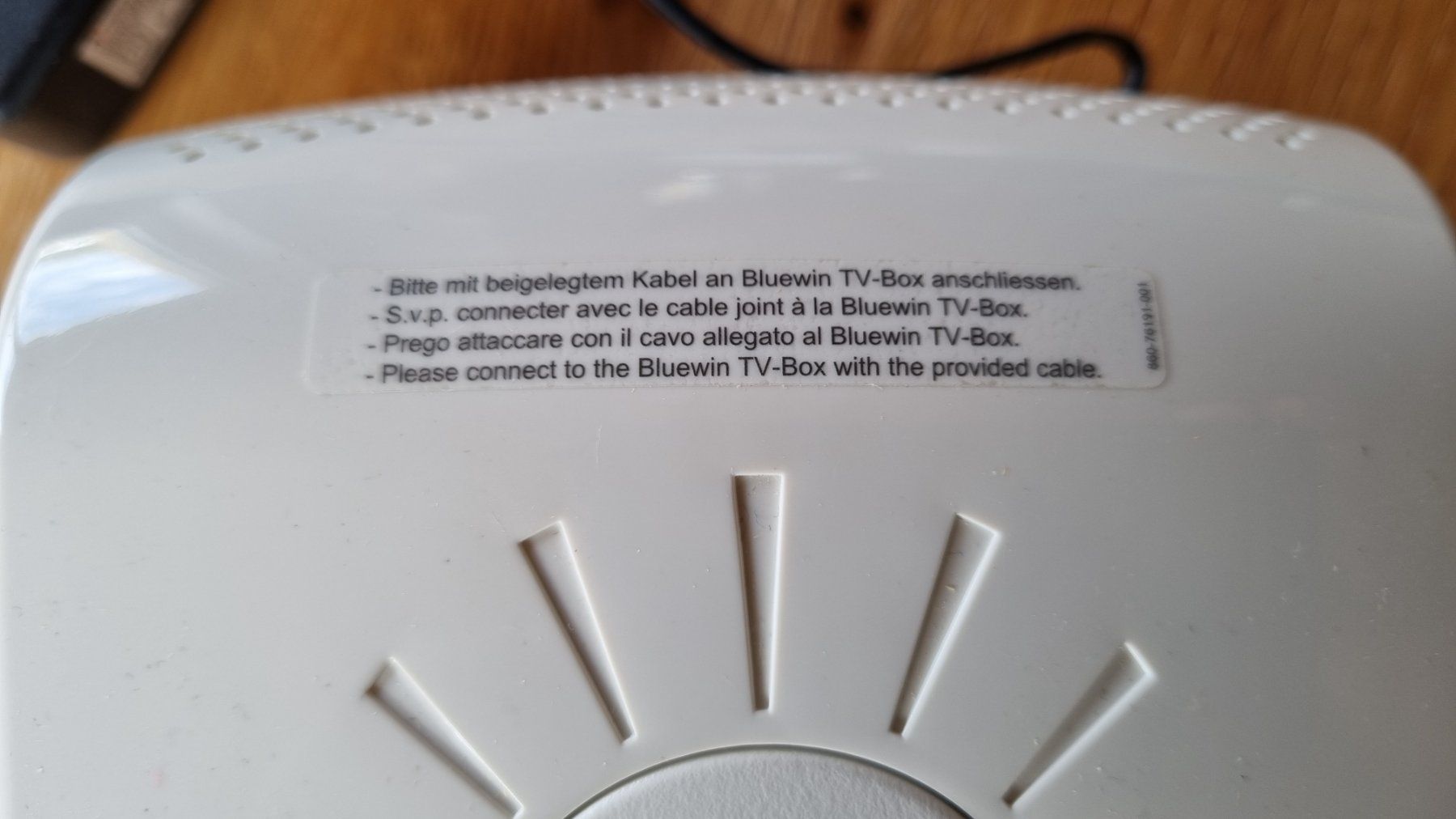WiFi: RUCKUS Wireless 2111Multimedia Wireless repeater WIFI – Usato da Couvet venduto da Mima0077 2