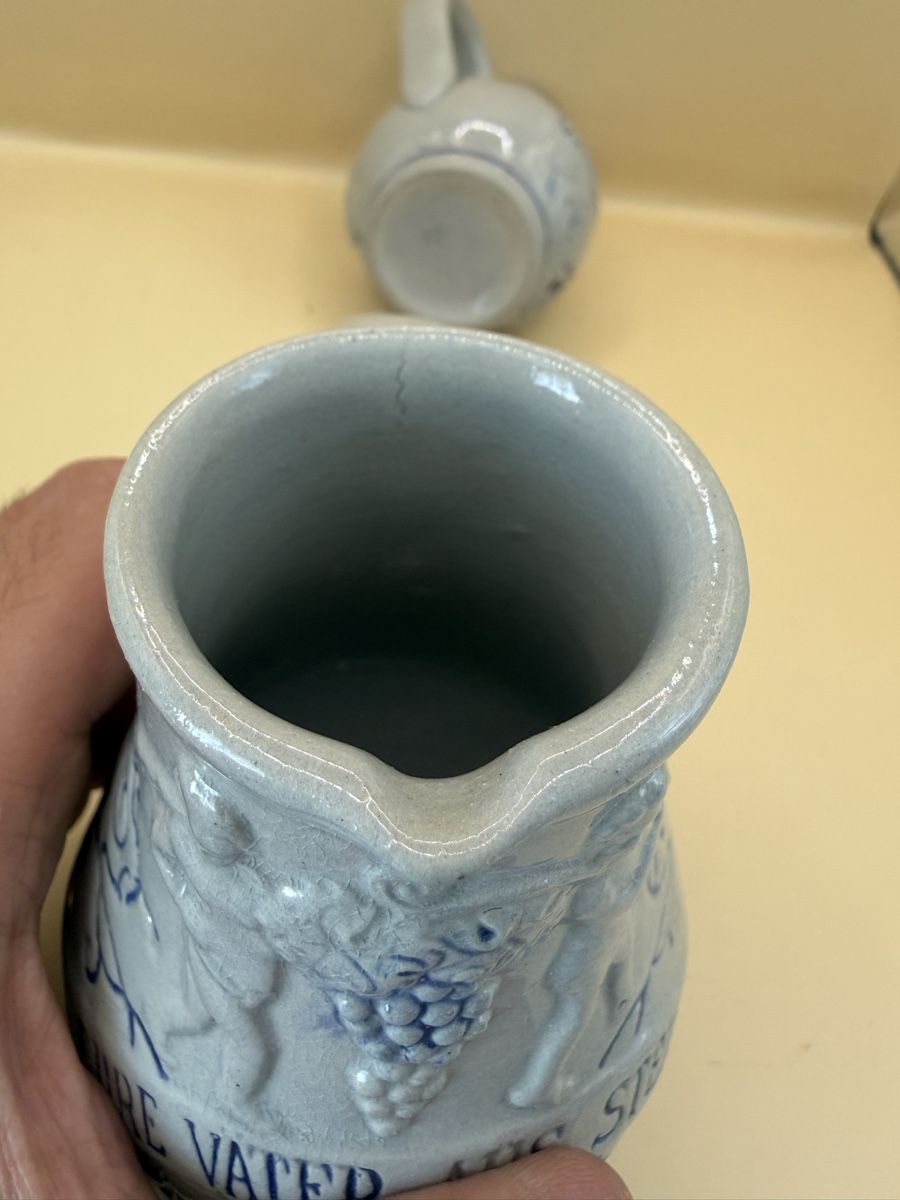 Caraffe: 2 pichets grès bleu décor vigne vintage Allemagne – Usato da Genève venduto da sho_67qj 7