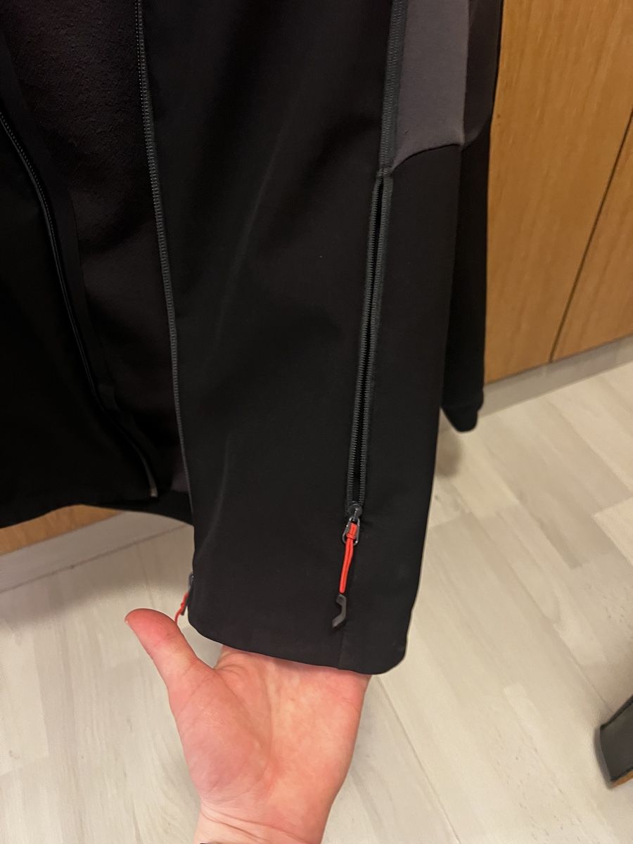 Decathlon Giacche: Quechua Softshell Jacke, Schwarz, Grösse S Top – Usato da Bern venduto da fla_yj25 4