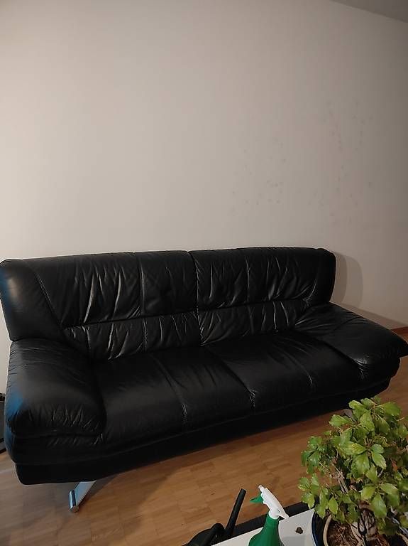 Sofas: 2 canapés en cuir noir – Gebraucht aus Fribourg von Almba1997 1