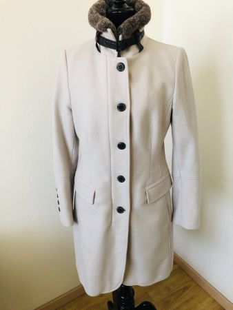 Schicker Wintermantel beige Gr. 36 Fellkragen