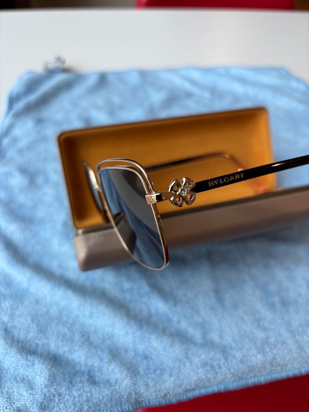 Bulgari Lunettes & Verres: Lunettes de soleil BVGARI – Neuf (Voir description) à Saignelégier par teres27 1