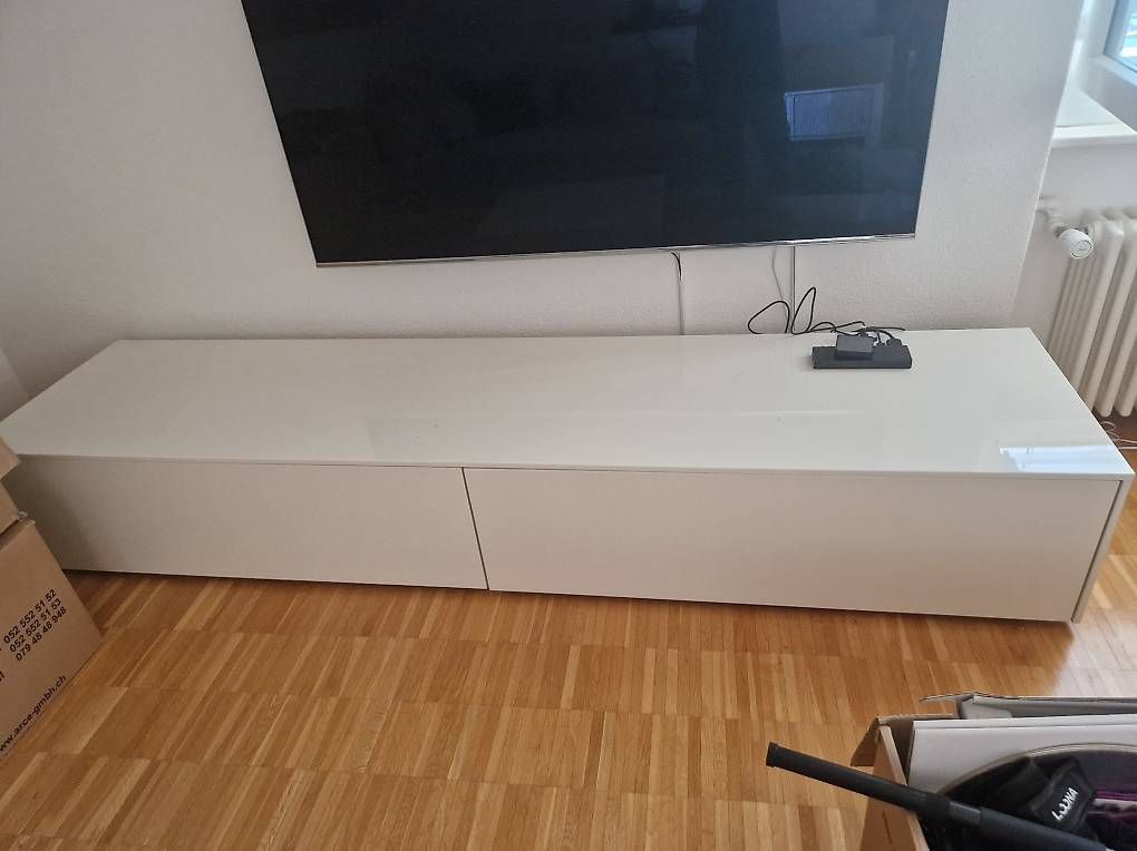 Tavoli: Salontisch und Sideboard  – Usato da Wallisellen venduto da GCR01 2