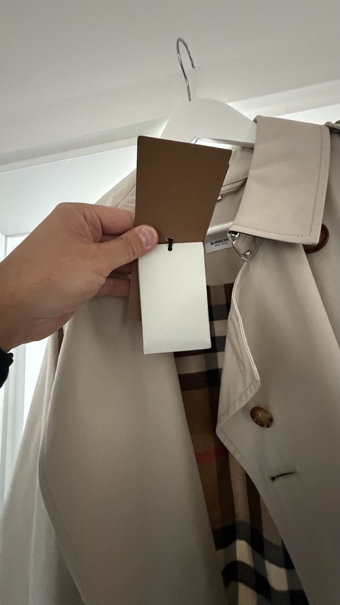 Burberry Cappotti: Klassischer Burberry Trenchcoat – Nuovo (secondo la descrizione) da Bäch SZ venduto da Raybe88 6