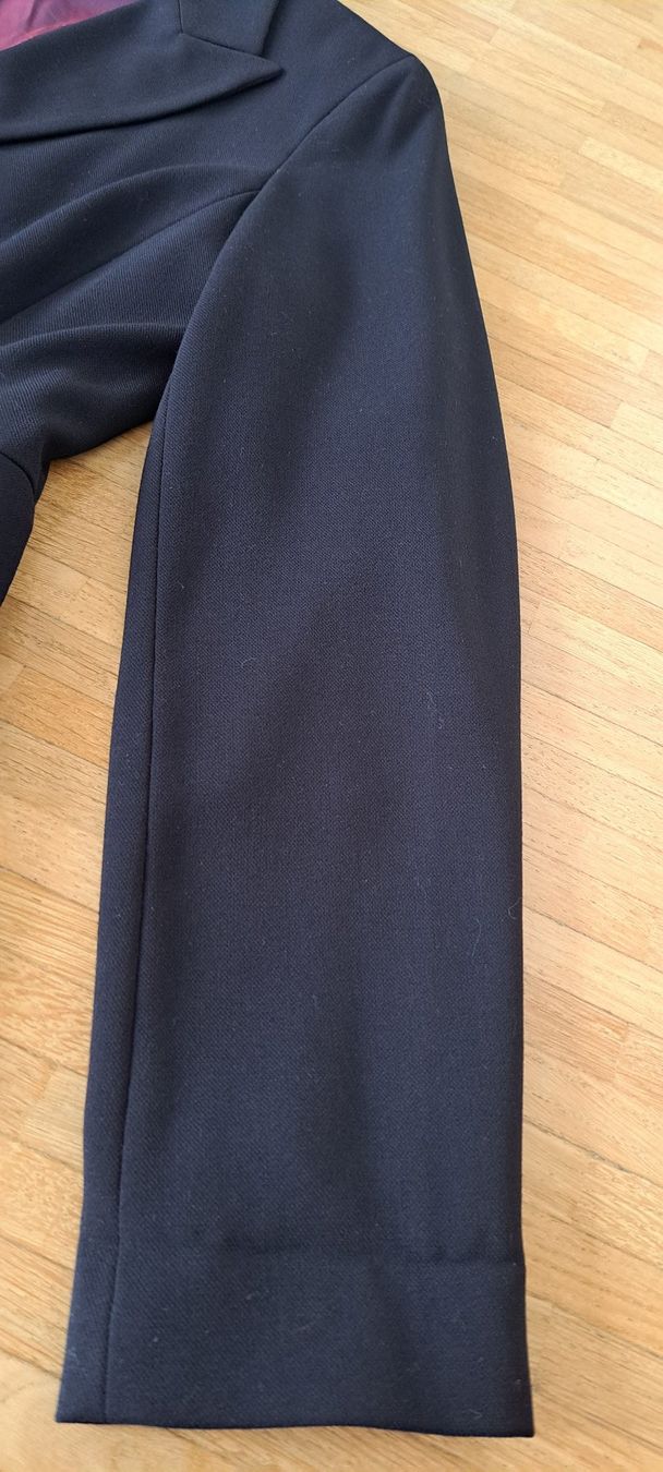 Kookai Giacche: Elégante veste KOOKAI noire – Nuovo (secondo la descrizione) da Le Mont-sur-Lausanne venduto da olatiu 2